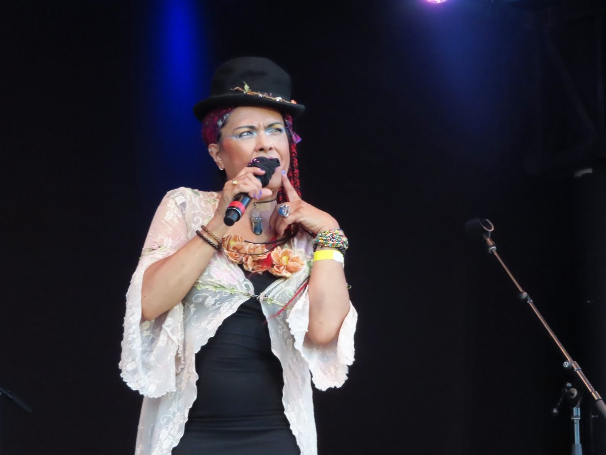 AlanToddWHS's tweet photo. #TerrificTuesday @AnnabellaLwin2 of #BowWowWow fame at @HumphreysShows on the @Lost80sLive Tour 2021.
#livemusic #concert #concerts #Annabella #2FT #TwoForTuesday https://t.co/lTb41fk5Oi