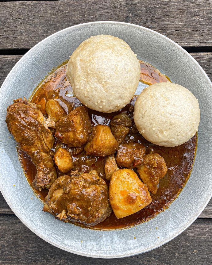 GomolemoMzansi's tweet photo. Steamed Bread and Chicken Curry 🥺❤ https://t.co/6wiKV5OgZF