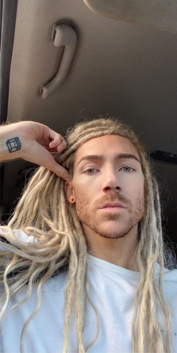 XanderMckeeFans's tweet photo. Xander Mckee w long hair #guyswithlonghair https://t.co/JpqUYOyA4O