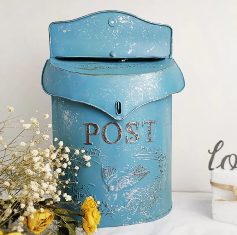 SandRshop21's tweet photo. These vintage looking mail boxes are so cute!  They come in 4 colors too so check them out on our website! #mailbox #vintagemailbox #colormailbox #bluemailbox #redmailbox #greenmailbox
https://t.co/6MAZTyzmIG https://t.co/ZxUJCMGsy3