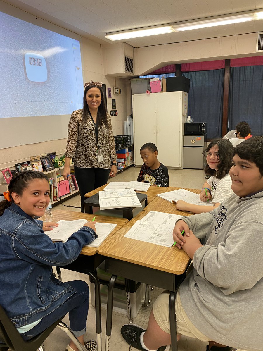 BeevilleISD's tweet photo. Digging into Math in diverse ways! Ms. Baca keeps it engaging @BISDRAH R. A. Hall Elementary! https://t.co/tRgWkCcmup