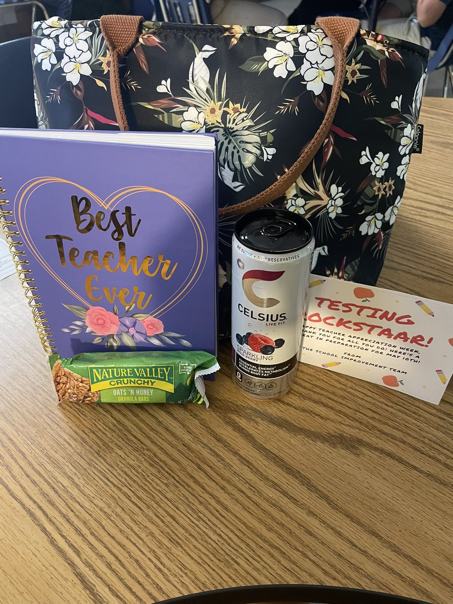 gist_lauren's tweet image. It’s the most wonderful time of the year 🎉 Thank you School Improvement Team! @MaggyTovar1 @stephhowell94 it feels good to be appreciated 💙 #TeacherAppreciationWeek