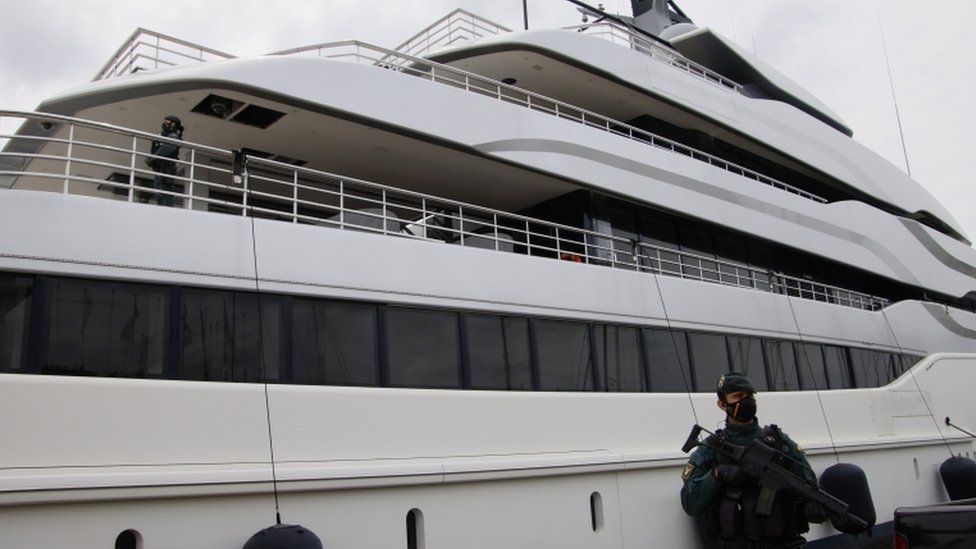 More than $2bn (£1.5bn) worth of megayachts linked to sanctioned Russians have been seized in Europe since the invasion began in February. At least 16 superyachts have been seized, most by European authorities. 
#megayacht #russianoligarchs #PandoraPapers