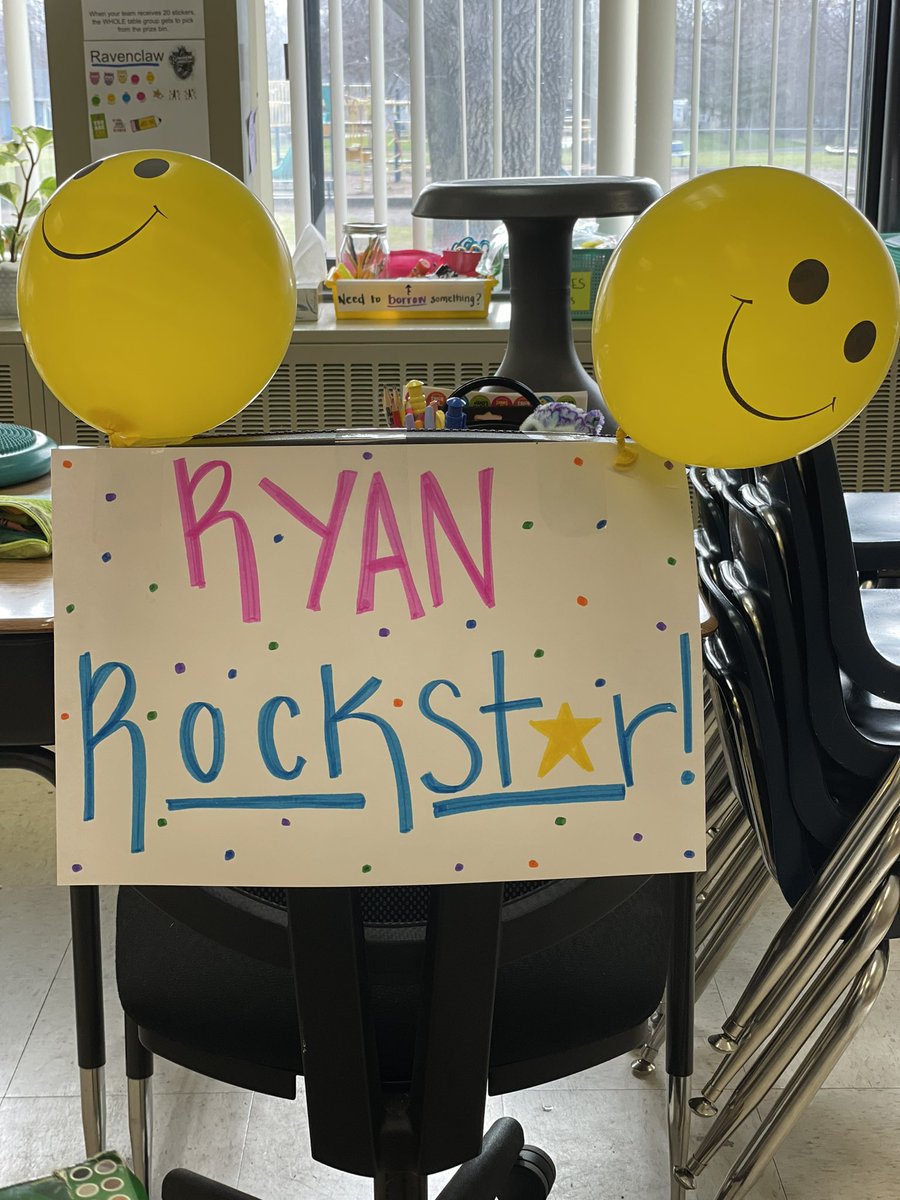 Miss_ERyan's tweet photo. Can’t believe we are already at our End of Year Cel•YOU•bration for each 3ER student 👑 🤩 #TheresALeaderinME https://t.co/pZdmgbBVV5