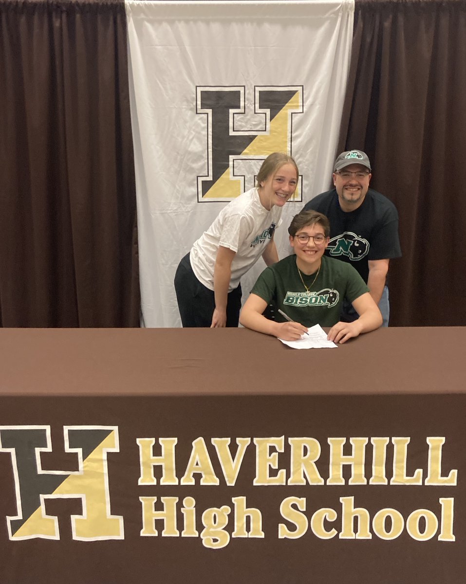 GoHillies's tweet photo. Kya Burdier will play both volleyball and basketball at Nichols College next year. Congratulations Kya! https://t.co/dIiQGk7cIi