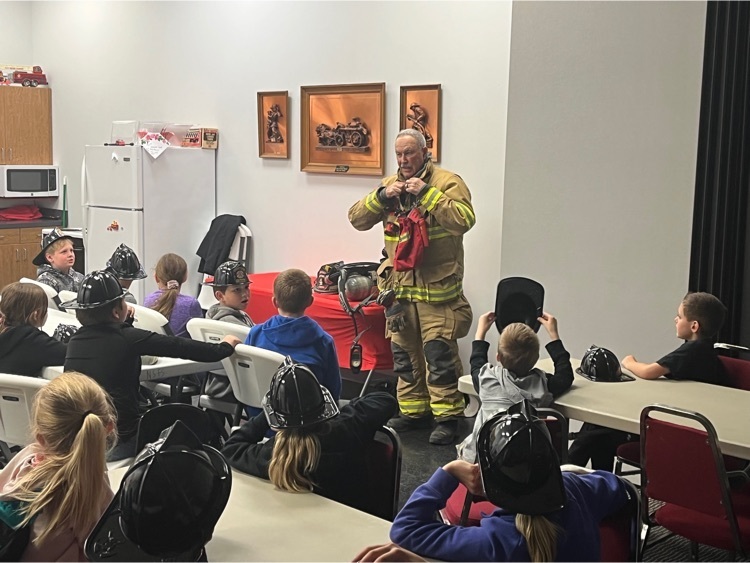 bh_bobcats's tweet photo. The 3rd grade class spent the morning learning about the journey of America’s pioneers at the Archway! They finished their day at the Nebraska Firefighters Museum! https://t.co/Pkbpwr55YF