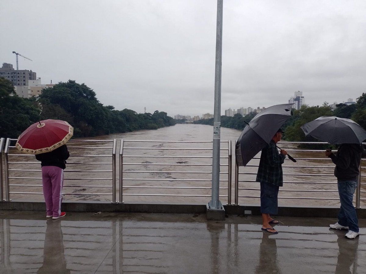 carmopaulovitor's tweet photo. Defesa Civil: se puder fique em casa
O tubaronense: https://t.co/0TuB6Xptop