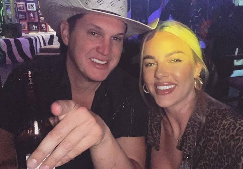 JonPardi's tweet photo. 5 years of chaos with Summer and she still loves me! 🙌🏼🕺 https://t.co/p3QXIWtdzt