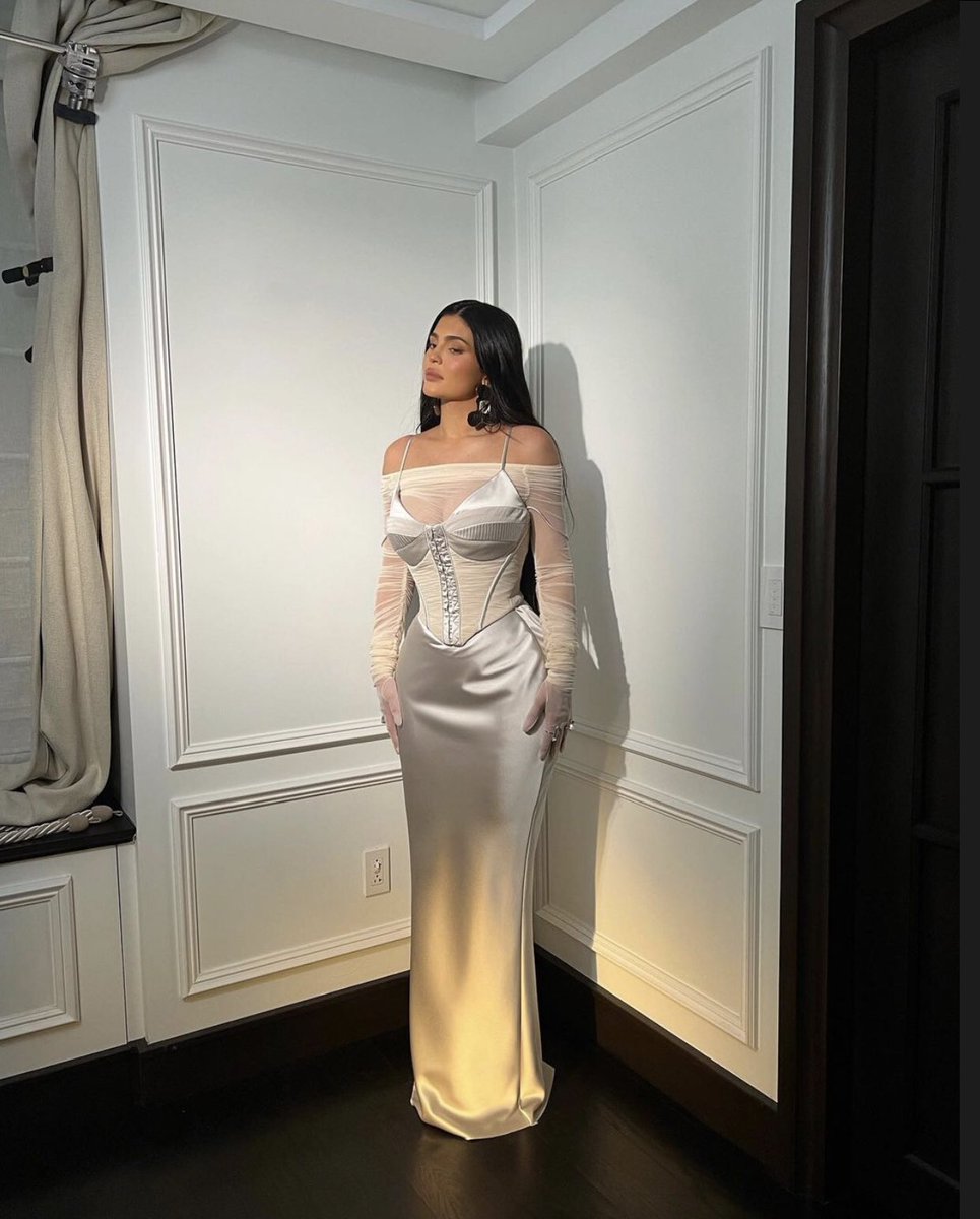 UAU! O look de Kylie Jenner para a after party do #MetGala 😍

📸 Kylie Jenner Instagram