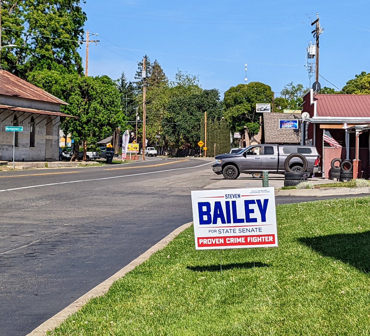 bailey4casenate's tweet photo. Great to see support for our campaign in Snelling! #SD4 #Snelling https://t.co/YtzqT4MDab