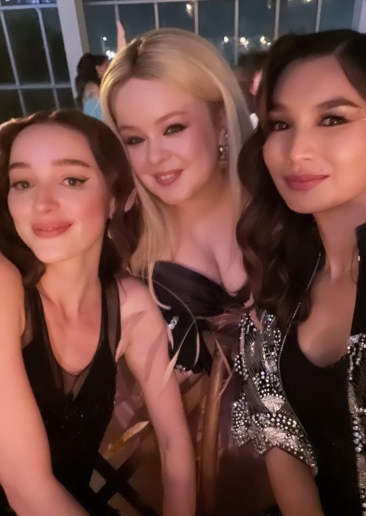 bestofgemma's tweet photo. gemma chan with some of the bridgerton cast at the #MetGala https://t.co/MspP3XJj0y