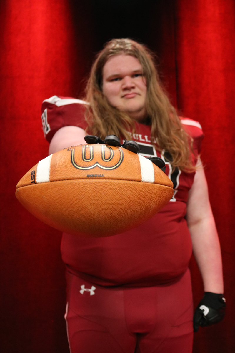 Had a great visit at <a href="/DeanCollege/">Dean College</a> <a href="/DeanCollegeFB/">Dean Bulldogs Football</a>. Thank you to <a href="/CoachGrock/">Mark Grocholski</a> for the invite. Pleasure to meet <a href="/Coach_ARob_/">Adam Robinson</a> , <a href="/CoachTomKeane/">Tom Keane 🏴‍☠️</a>, and all the players there.