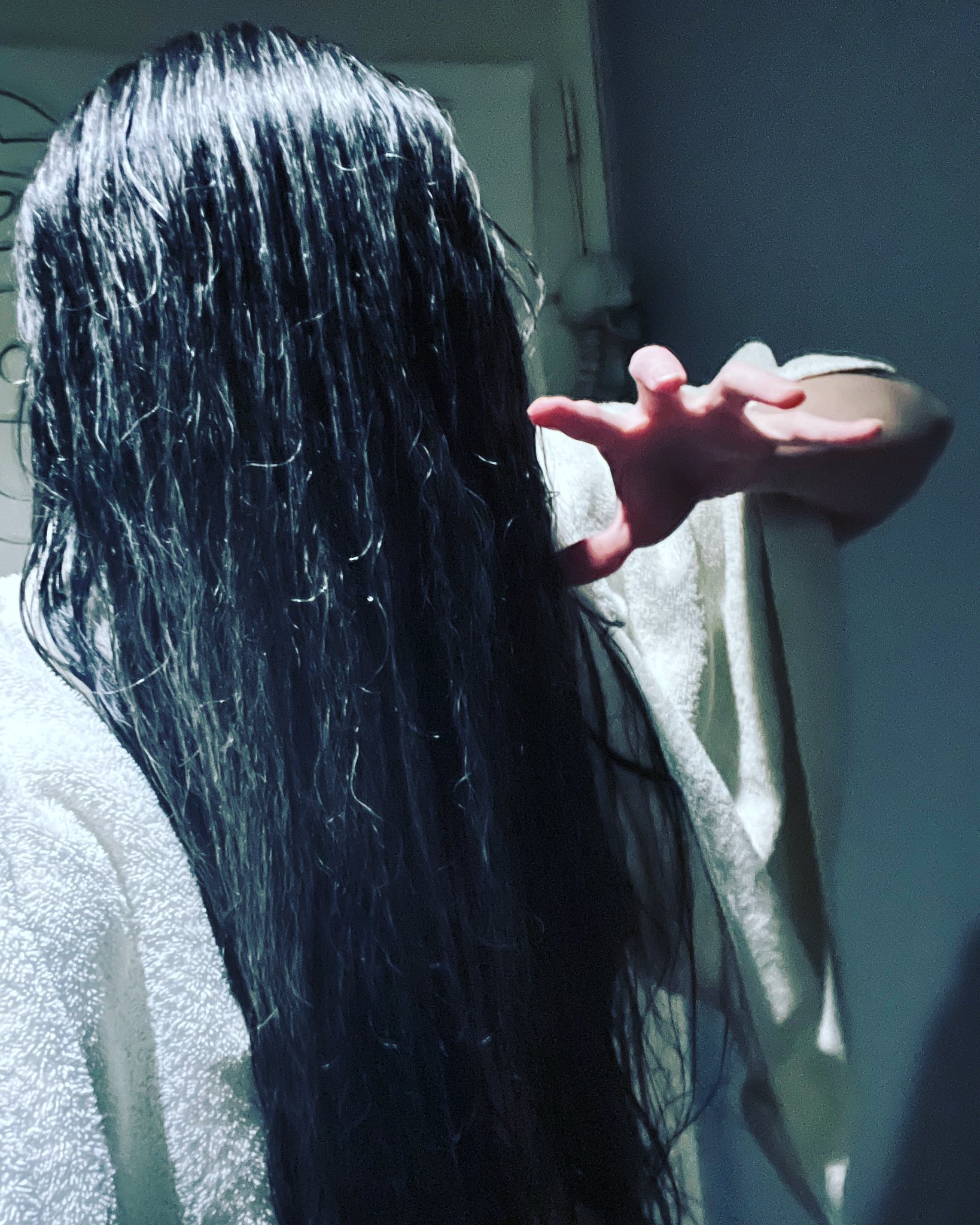 Ecdycis Whenever I Shower I Become A Japanese Horror Movie Icon And Haunt My Own House Yes This Is My Real Hair T Co H9y2spcxez Twitter