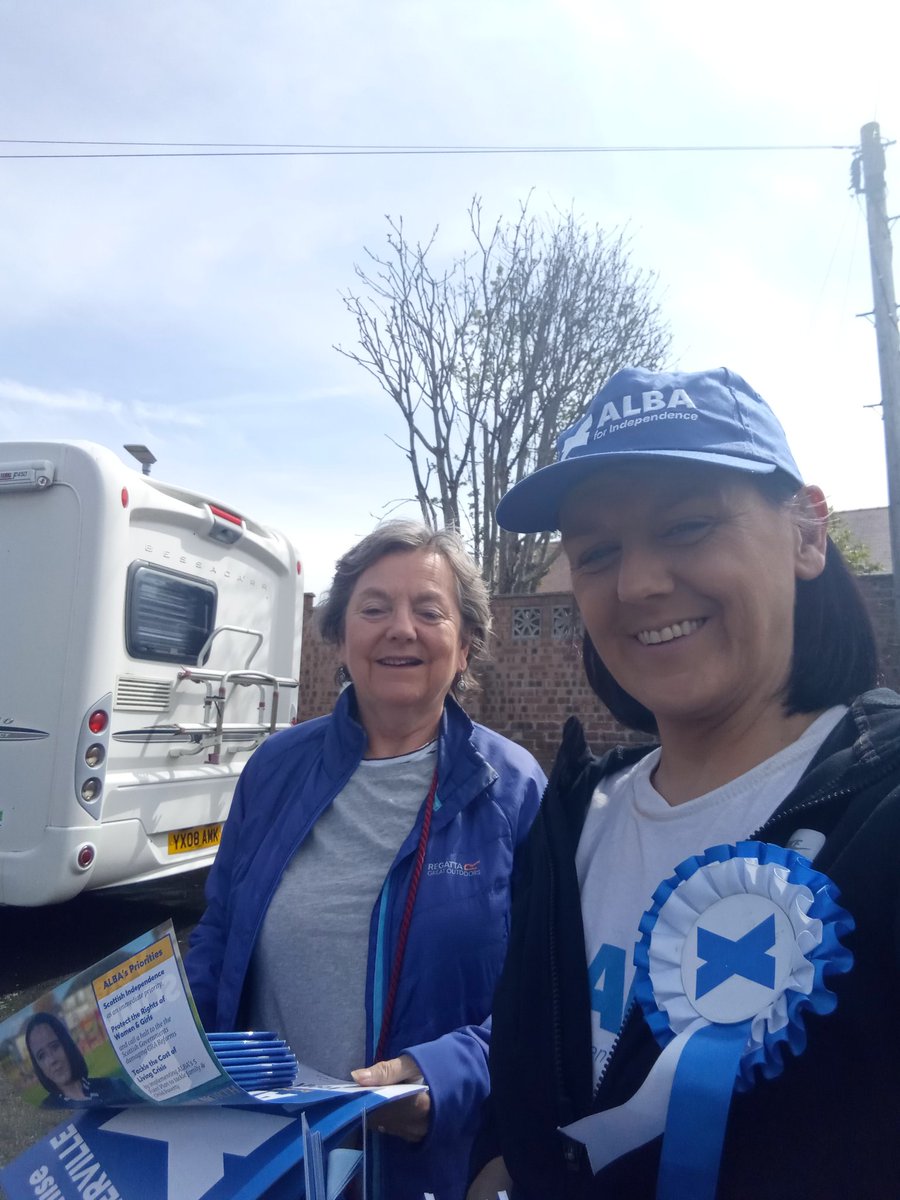 IndyDenise26's tweet photo. Out and about again today talking to people about the benifit of voting #Alba1 #sommerville1
With the last day of campaigning tomorrow before poling day I would like to wish all our @AlbaParty candadates the best of luck 🏴
#LocalCouncil #LocalLass #LocalIssues #Alba2022 #Ayr https://t.co/U6BLNhoPOw