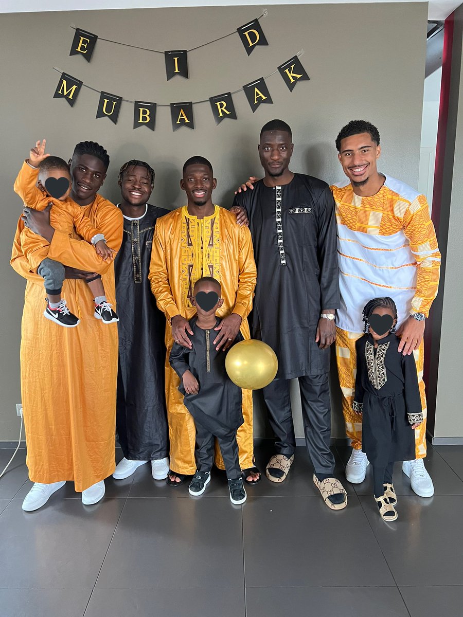 BadeLoic's tweet photo. Très bon moment avec la grande famille ❤️🫶🏽                                                       (PS: je suis toujours aussi chrétien 😇) https://t.co/kfydpL86Wc