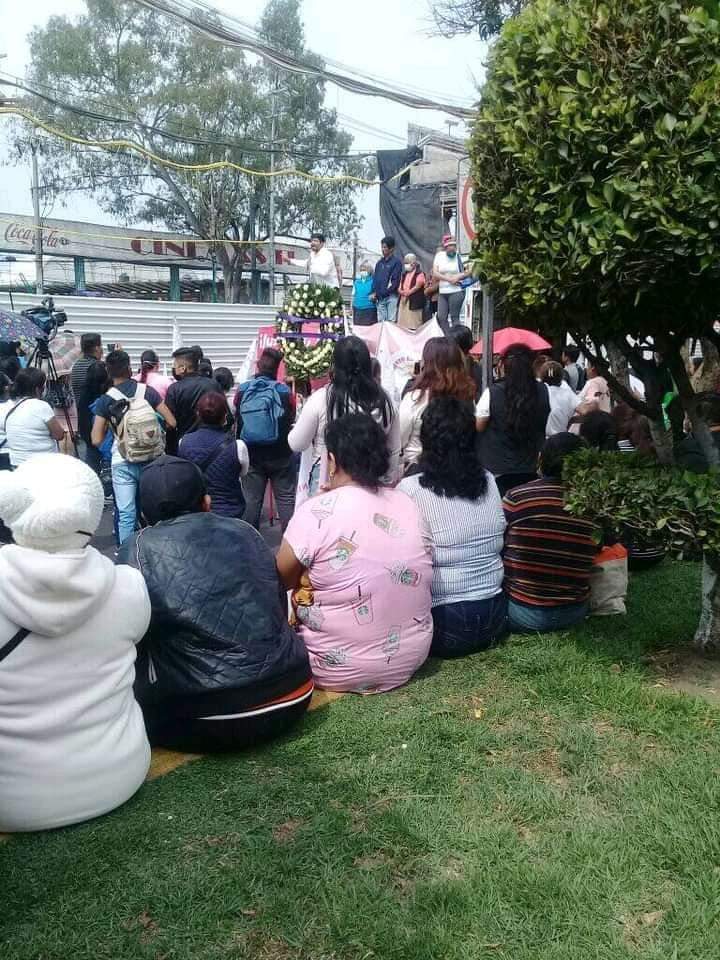 ElPollotecnico's tweet photo. A pasado 1 año desde que paso el accidente de la linea 12, muchas personas siguen sin respuesta, algunos los ignoraron y los culpables siguen estando libres, no tenemos que olvidarnos de esta fecha, tenemos que hacer todo lo posible para que se haga #Justicia #Linea12NoSeOlvida https://t.co/Ka1S0eb9bJ