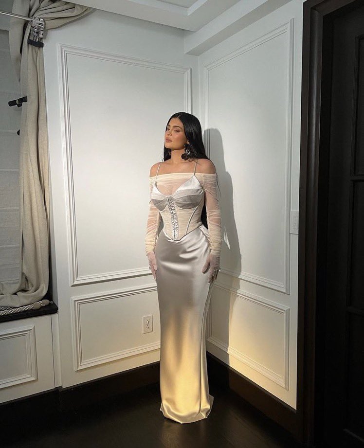Now Kylie Jenner should of wore this Off-White dress to the Met gala and  not the after party