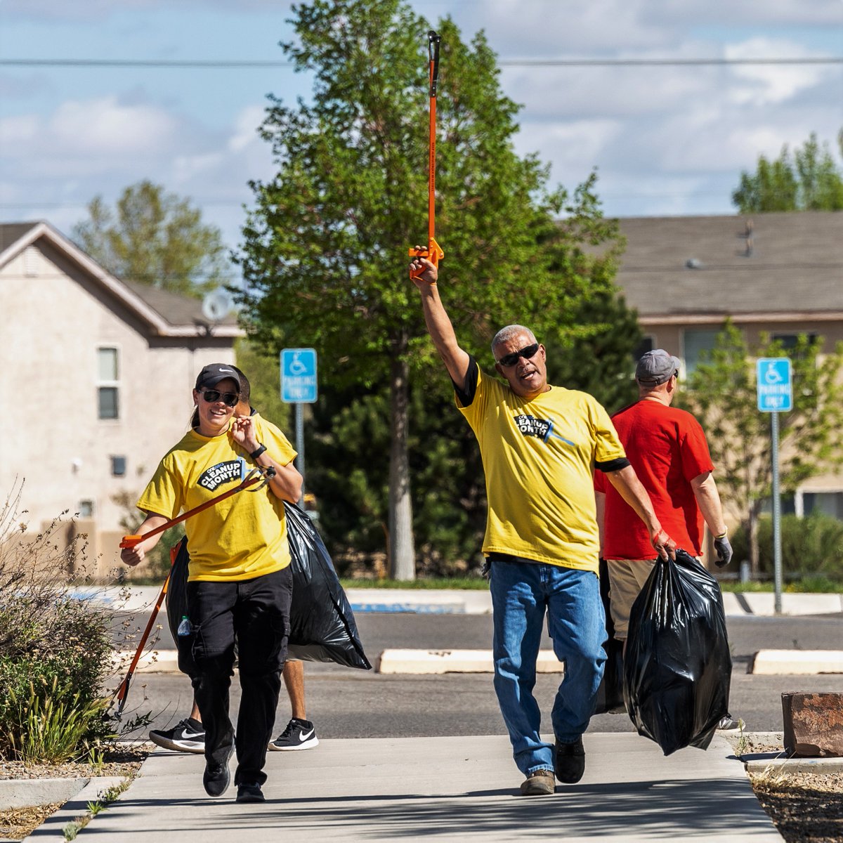 ABQBeautiful's tweet photo. That's a wrap for the One Albuquerque Cleanup month!!
We collected
38.32 tons / 76,640 lbs of trash 🗑️
thanks to our 895 volunteers 🕺
While Cleanup Month is over, we encourage you all to continue to keep Albuquerque beautiful! #OneAlbuquerque #CleanupMonth #DoBeautifulThings https://t.co/bUT6CdgLwb