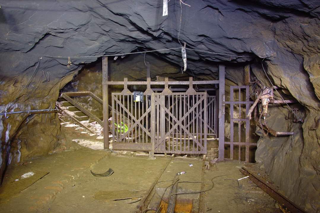 CWallukat's tweet photo. Inside an abandoned iron ore mine... #Subground #urbex #underground #urbanexploration #photography https://t.co/az5dxjeZW2 https://t.co/wq59bP2p88