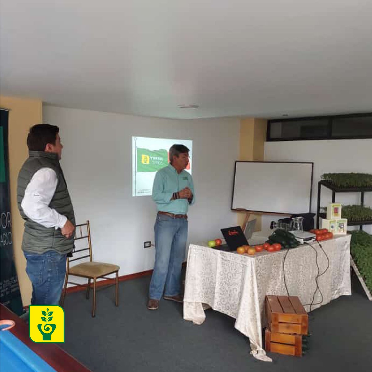 yukselseeds's tweet photo. Last week we were lucky to present our products in #Ecuador together with our distributor #TodoAgro to a group of #growers 🍅
Thank you very much to all the assistants! 🤗 https://t.co/AByi3hw61H
