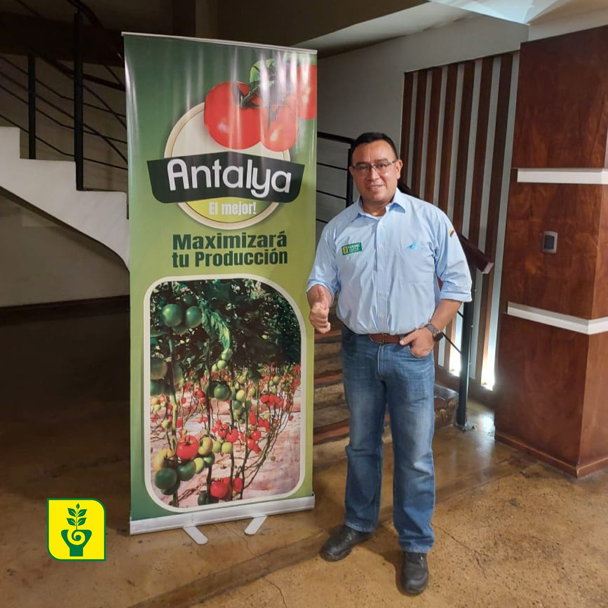 yukselseeds's tweet photo. Last week we were lucky to present our products in #Ecuador together with our distributor #TodoAgro to a group of #growers 🍅
Thank you very much to all the assistants! 🤗 https://t.co/AByi3hw61H
