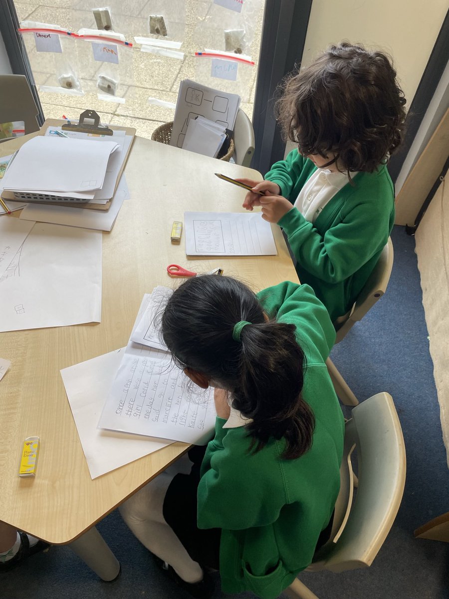 ✨Today we were so inspired by our story ‘Jack and the Beanstalk’. We started to innovate our own class version of the story. The children wrote their own versions and original stories. “Did you know I’m an author?”✨
#writingfloatsonaseaoftalk #storytellers #wherethemagicbegins