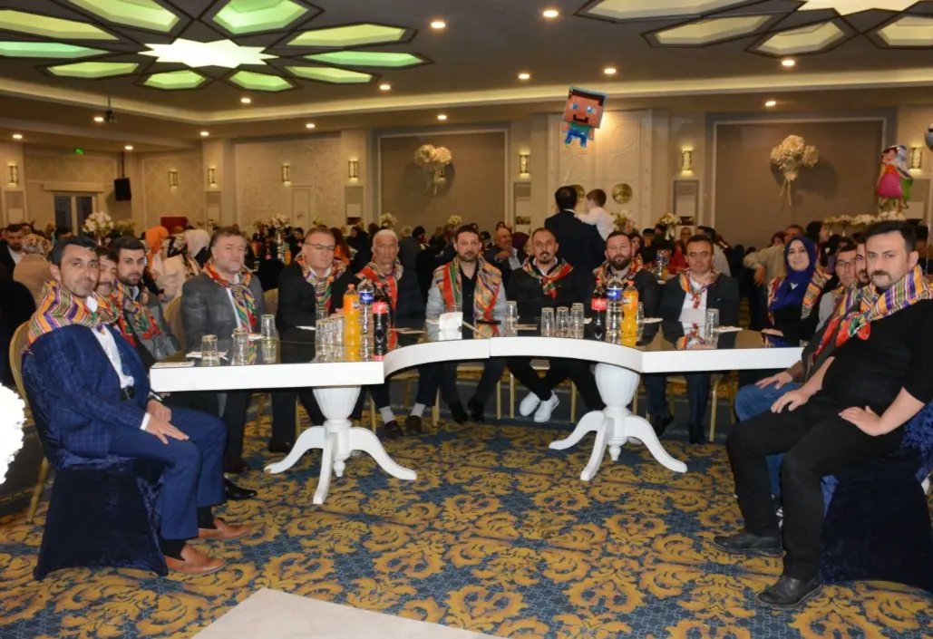 Muzal gündüzlü Kültür ve Yaşatma Derneği kurucu Başkanımız Gökhan Doğan’ın  Evlenme Cemiyetine 15 dernek Başkanlarımızla katılım Sağladık
3 Mayıs Türklük gününe denk gelen güzel günde kurulan aile birliklerinin ömür boyu mutlu bir şekilde sürmesini temenni ederiz.