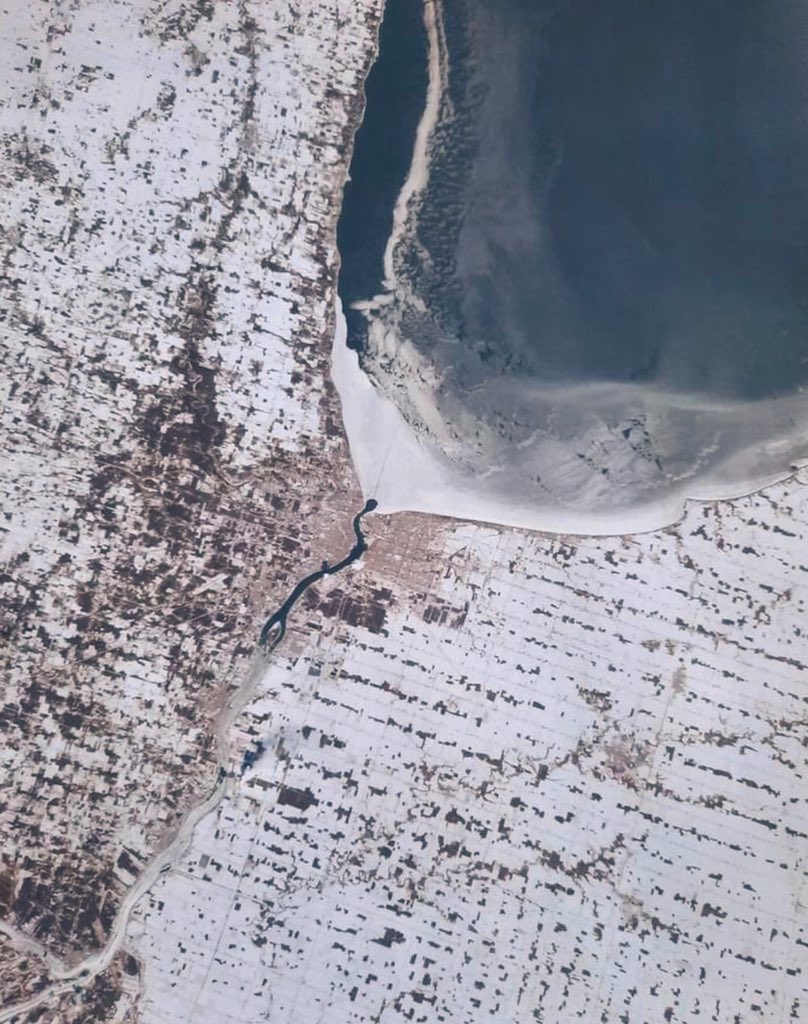 stealthy360's tweet photo. #ChrisHatfield took a pic of Sarnia ON (Feb. 5, 22) from the #InternationalSpaceStation. Looking at the mouth of the St. Clair River and Lake Huron where he is from. Home! Very cool! Our mayor commented, ‘friends in high places!” 😉😁 #tuesdayvibe https://t.co/0sE58idHFt
