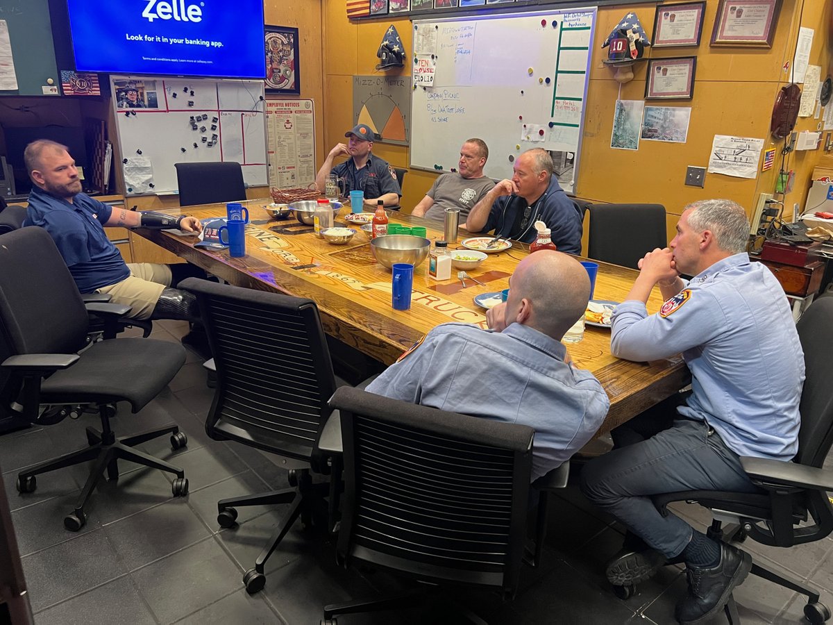 FDNY's tweet image. On Monday, May 2nd, United States Army Staff  Sergeant Travis Mills visited the @Sept11Memorial and was welcomed for lunch at FDNY #Engine10 and #Ladder10. Read more: bit.ly/3w0Az6C