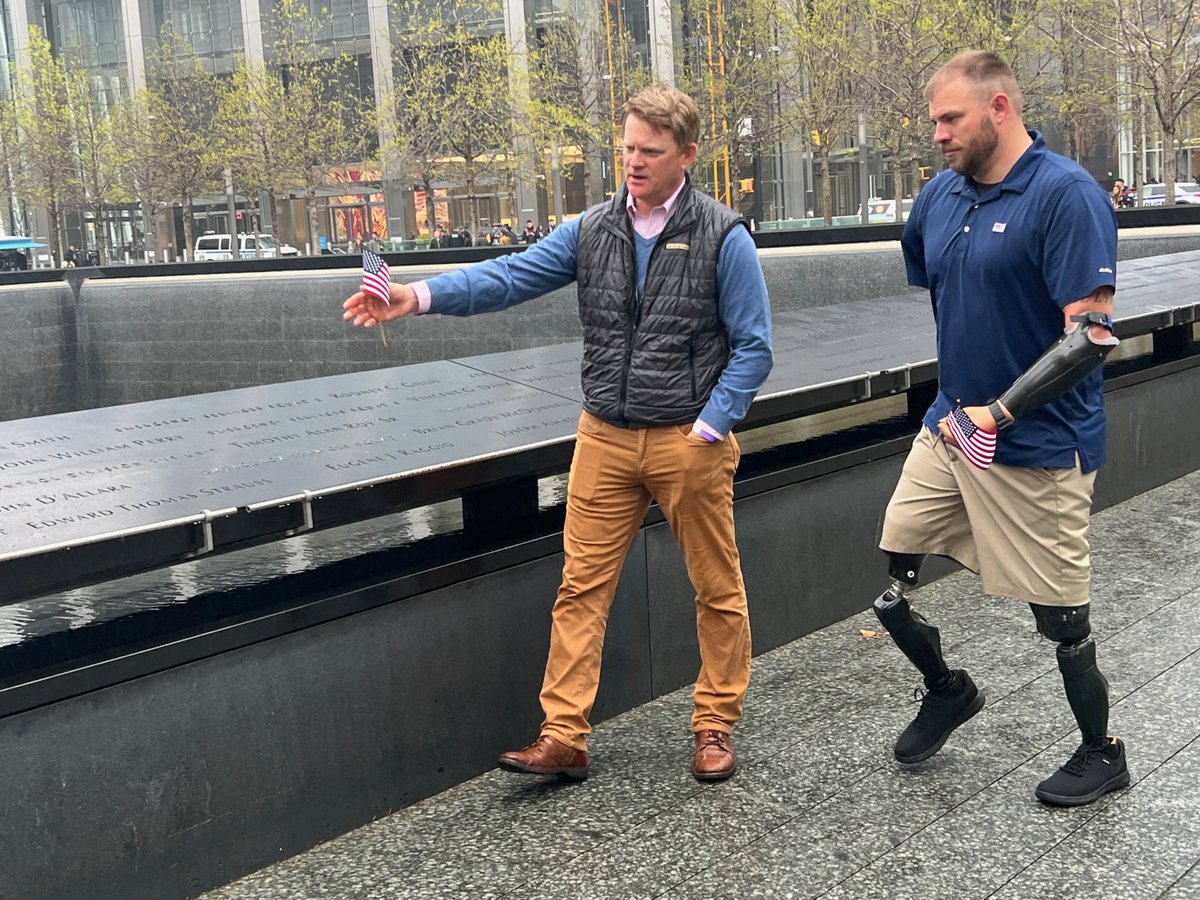 FDNY's tweet image. On Monday, May 2nd, United States Army Staff  Sergeant Travis Mills visited the @Sept11Memorial and was welcomed for lunch at FDNY #Engine10 and #Ladder10. Read more: bit.ly/3w0Az6C