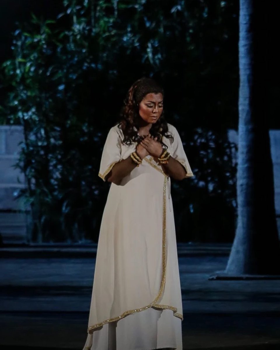 I’m so grateful to have had the possibility to meet Maestro #GianfrancoDeBosio 🙏🏻 and for being so many times Aida #inarena in his extraordinary reconstruction of the legendary 1913 #Aida ❤️

#HuiHe #director #verdi #arenadiverona #tribute #rip <a href="/arenadiverona/">Arena di Verona</a> <a href="/InArtAgency/">In Art</a>