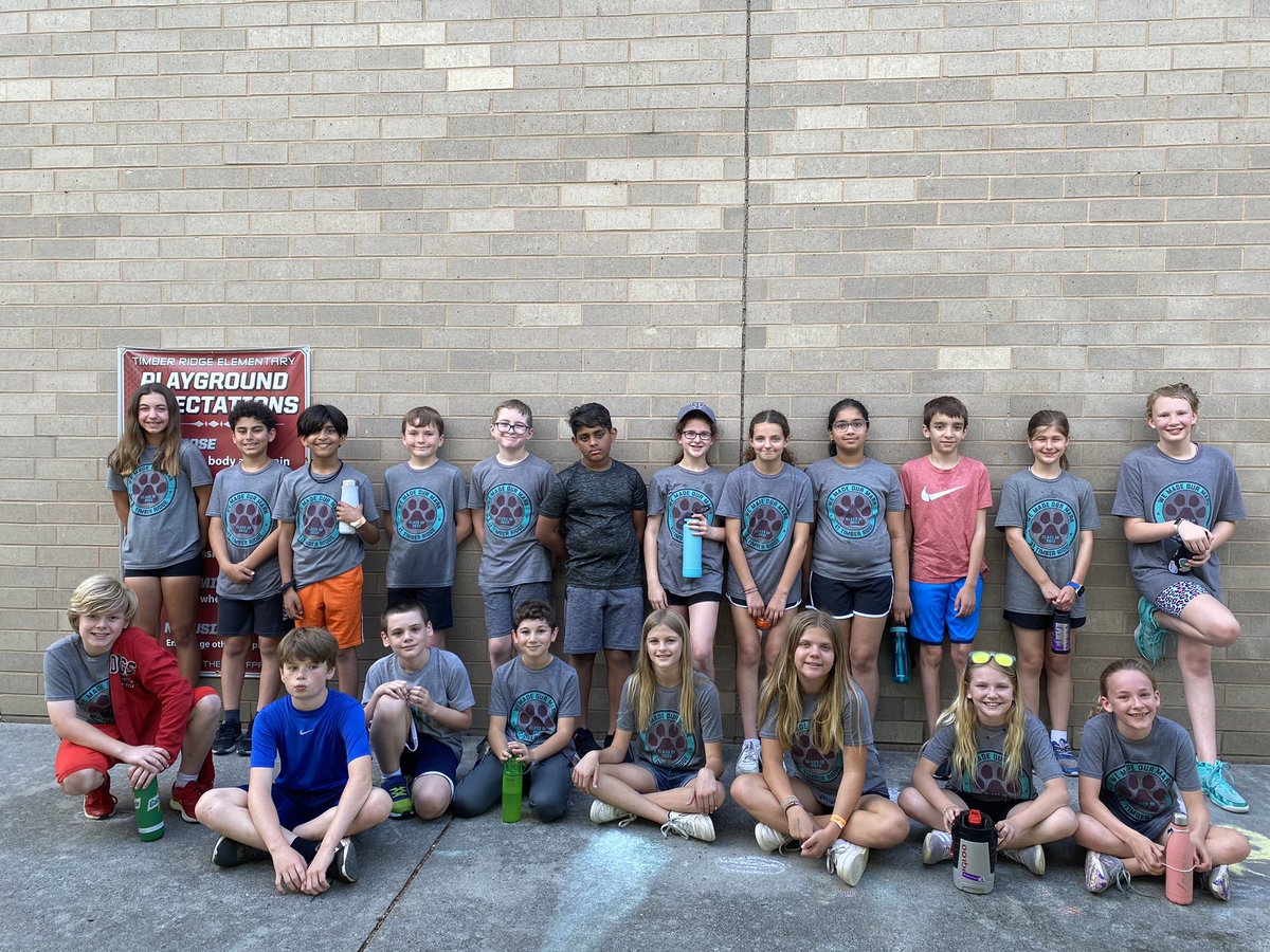 Rosa5thGrade's tweet photo. Field Day Fun https://t.co/K8XYmxOFWm