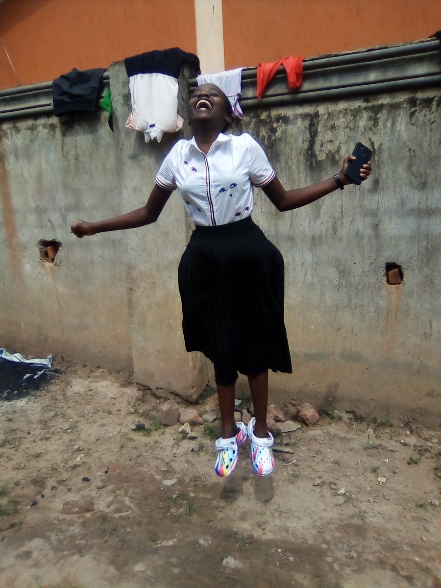IAyinza's tweet photo. Crazy😆 n 😊peacefu☺l https://t.co/Y8vm4NvS1w