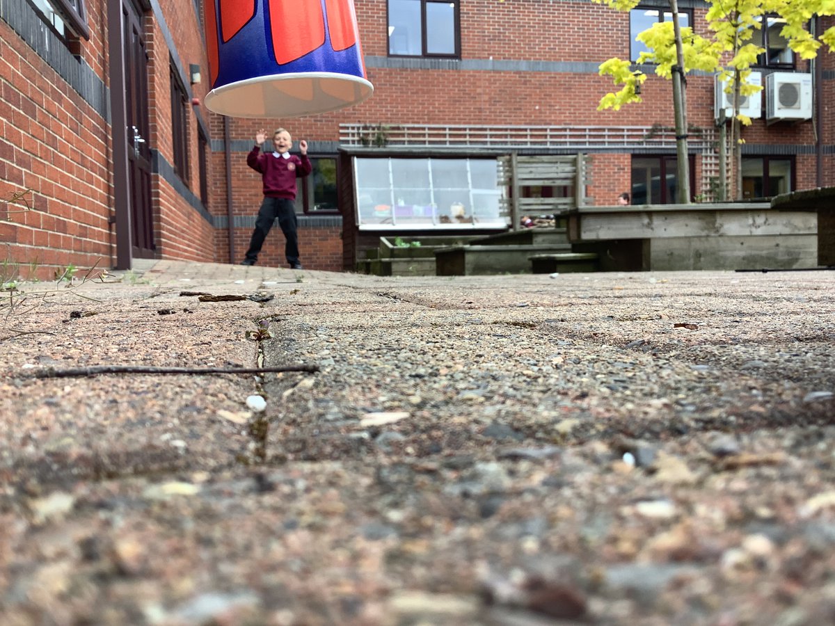 MissRobertsMPA's tweet photo. In computing, 4R have been experimenting with perspective photography. They have really impressed me with their photos! @ComputingMPA #MoorsideComputing https://t.co/E0yAEhJHuZ