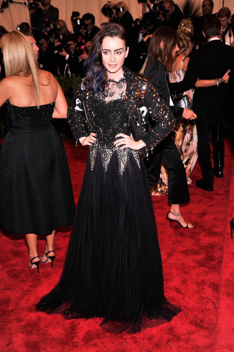 The_Globe's tweet photo. Punk: Chaos to Couture, 2013
Vittoria #TheWhiteDevil
Designer Jamie Vartan https://t.co/RT7lI9gj2z