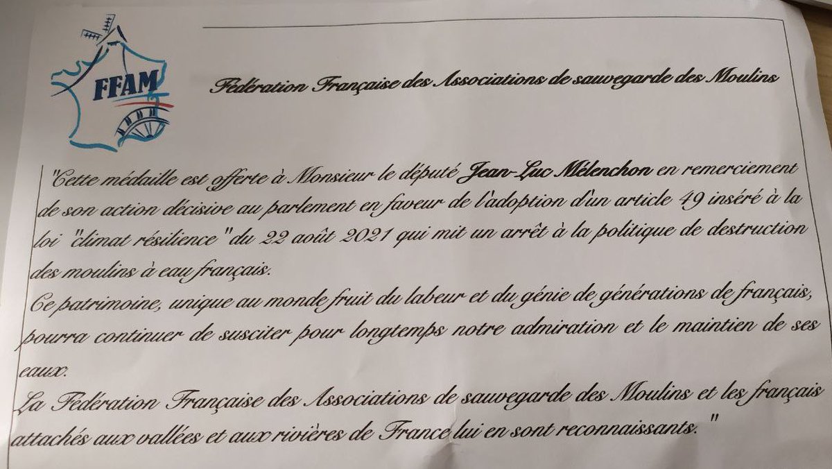 JLMelenchon's tweet photo. Merci à la Fédération française des associations de sauvegarde des moulins pour cette médaille. Les moulins sont des témoins du passé mais surtout des moyens cruciaux pour le panel 100% énergies renouvelables. https://t.co/11u0drxOHo