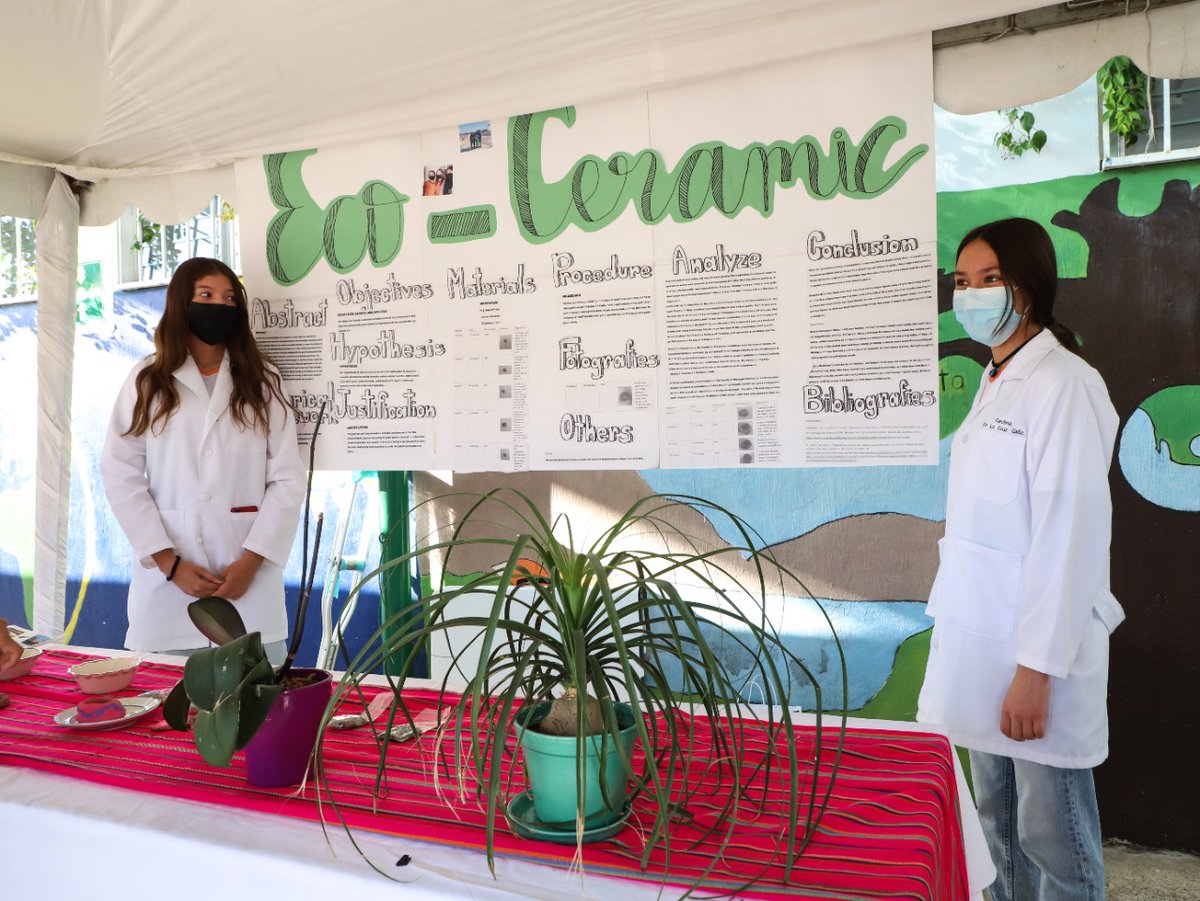 MtroFerLozano's tweet photo. Agradezco y felicito al @cedicolegio por su Expo Ciencia, Tecnología y Sustentabilidad  2022. Vimos a una Comunidad de Aprendizaje para la Vida activa con la presencia de sus familias. #JaliscoEnLaEscuela https://t.co/JsokBQLVe5