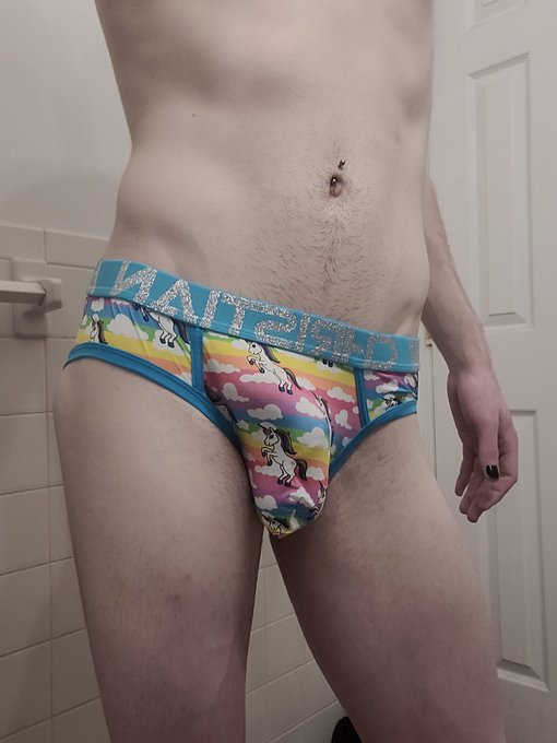 1 pic. It's all unicorns and rainbows~ ?? https://t.co/bKq6THOVhY