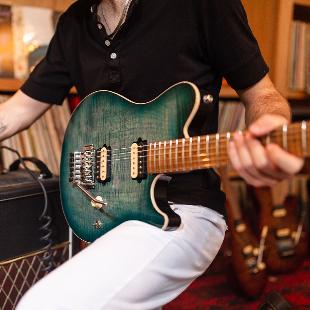 ernieball's tweet photo. This premium figured maple top coupled with its cream binding makes this Yucatan Blue Axis the perfect blend of mesmerizing yet subtle. Learn more here: https://t.co/IbpH02fjY8 https://t.co/sujytK6Jlb