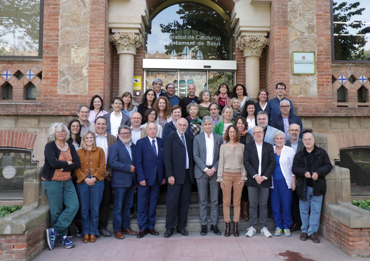 📸Salut impulsa la renovació del Consell Assessor de Salut Mental i Addiccions. Està format per professionals experts i referents significatius de l’àmbit de l’atenció a la salut mental i les addiccions, representants en primera persona i famílies.

🔗 govern.cat/salapremsa/not…