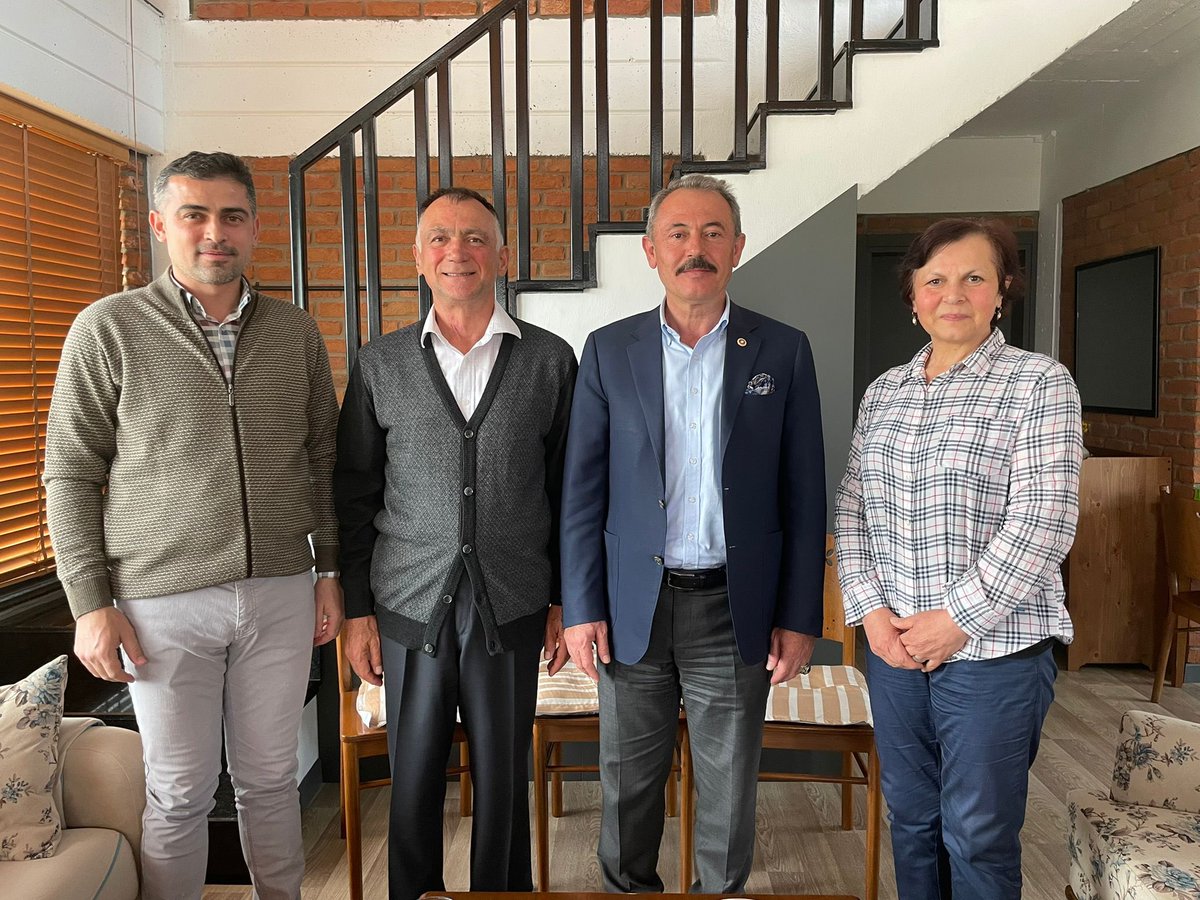 sahin_tin's tweet photo. #Serinhisar’ımıza bir dönem belediye başkanı olarak önemli hizmetler sunan Mehmet Kobaş’ı ve ailesini evinde ziyaret ettik. Misafirperverliği için teşekkür ediyoruz. Medeniyetimizin bizlere yüklediği sorumlulukların farkındayız, daha çok yatırım, eser ve hizmet için gayretliyiz. https://t.co/r3PjvqLgwU