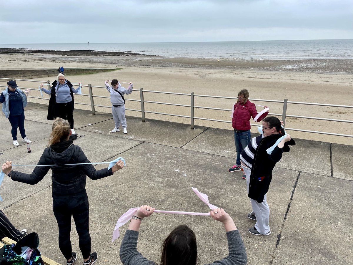 Sports Connect UK (@sportsconnectuk) on Twitter photo 🗣 Focus of our <a href="/Changingmindsk1/">Changingmindskent</a> session today was #StressManagement led by Steve.
✅ 5km walk
✅ Resistance band workout
✅ Noticing what stresses we have
✅ Setting our ‘We Wills' targets for our self care
✅ Building our connections 🗣 Focus of our <a href="/Changingmindsk1/">Changingmindskent</a> session today was #StressManagement led by Steve.
✅ 5km walk
✅ Resistance band workout
✅ Noticing what stresses we have
✅ Setting our ‘We Wills' targets for our self care
✅ Building our connections