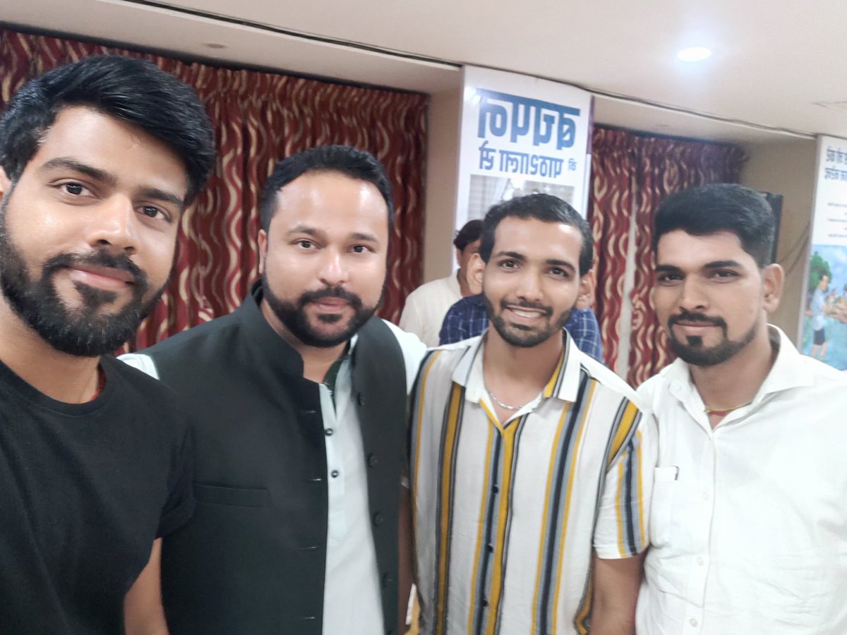 Satyamprince_'s tweet photo. Social media Master class with master @KapilParmar ji with the presence of Tez tarrar @TajinderTiwana ji 
@BJYM4Mumbai @BJYM @BJP4Maharashtra @BJP4Mumbai 
@SachinBHILARE6 @Sanket_RTI_IND @ChandreshASingh @IVIVEKSHAH  @YuvrajBansode13 @lalasaheb_u
#ward38
#TeamMangesh https://t.co/MBF8FYR01k