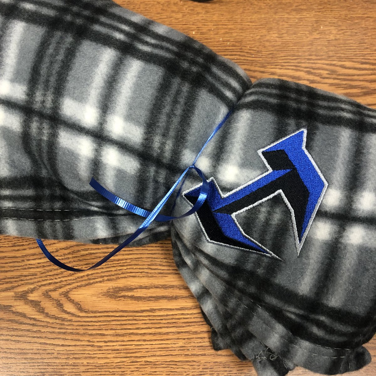 I won a fleece for taw!  HPND Go Hawks