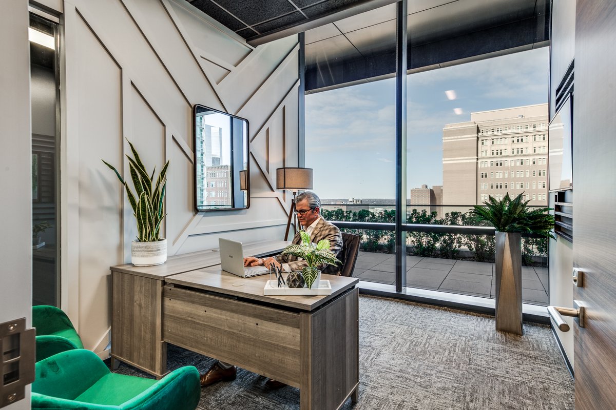 LucidOffices's tweet photo. Why choose a flexible workspace over a traditional office?
1-Save money &amp; lower your overhead.
2-Flexible &amp; customized to your needs.
3-Shared amenities &amp; services.
What can WorkSuites do for your business? https://t.co/xjezfVEvZt
#coworking #officespace #entrepreneur #flexspace https://t.co/1uKPz7FiQ0