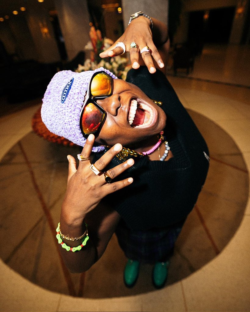 TeniEntertainer's tweet photo. They hate what they can’t control ☔️ https://t.co/8ciy5lLsjO