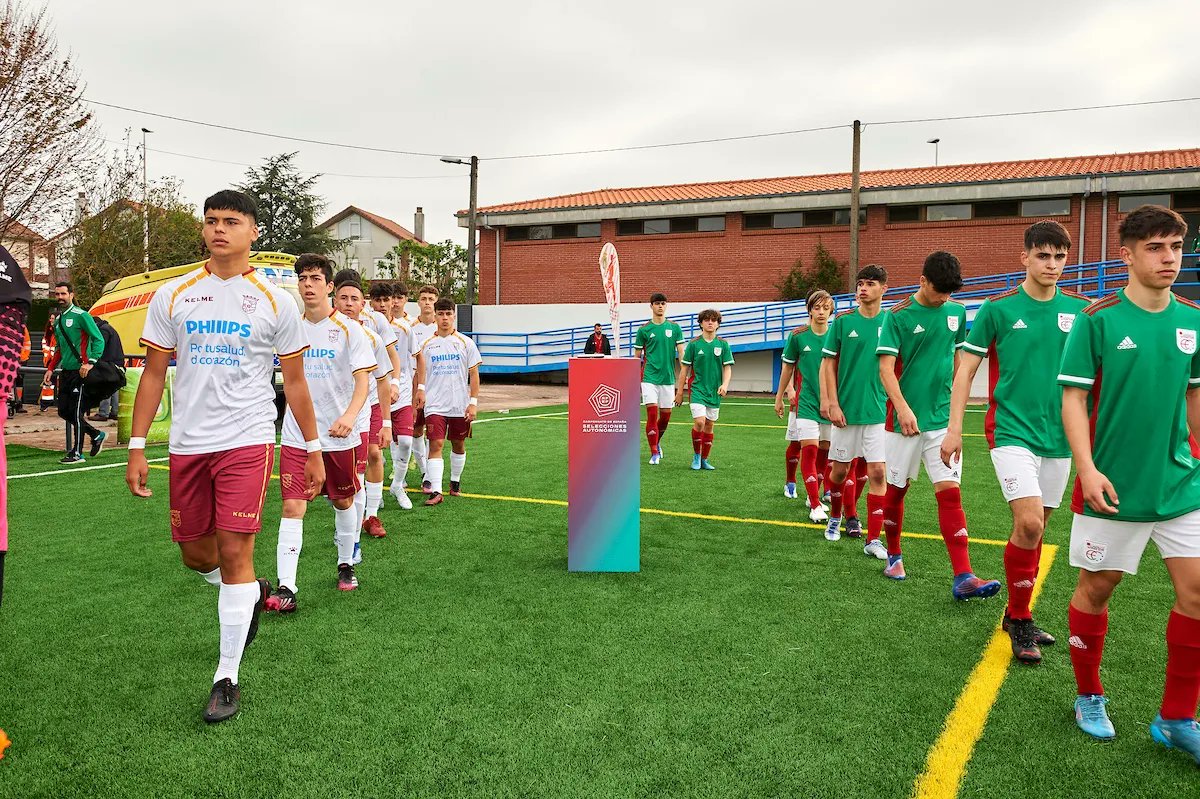 📸👥 | ¡En la victoria y en la derrota, orgullosos de vosotr⚽s! 

[#SomosFFRM 🍍 #VamosFFRM]