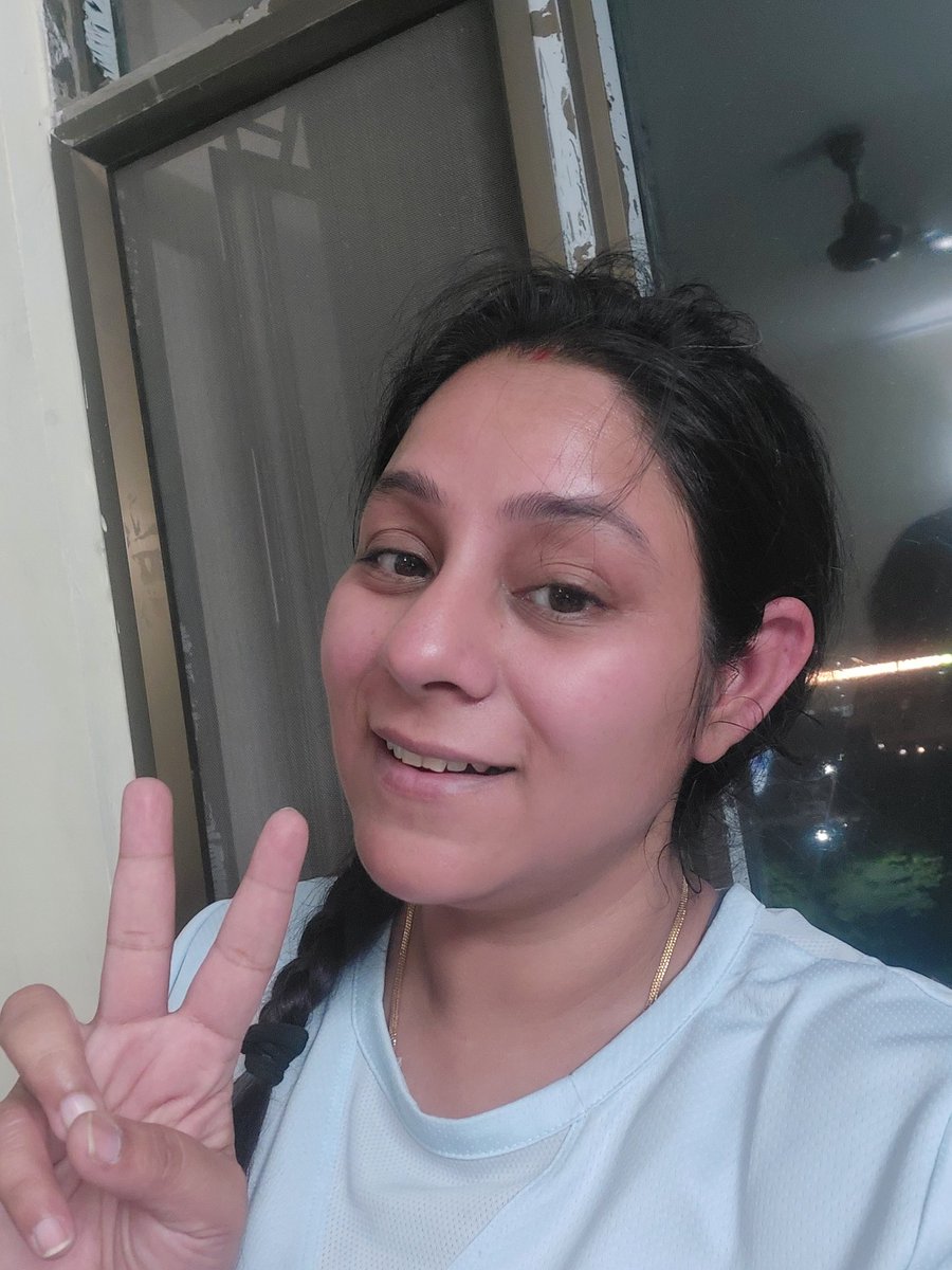 After 20 mins of soulful #run in warm summer breeze .. hope u guys are enjoying your #runs and #workouts.. Best wishes ..stay safe stay happy #motivation
#happy happy #tuesday #tuesdaymotivation #running #runner #runnermom #runchat #runninglifestyle #celebratefitness #FitnessMana