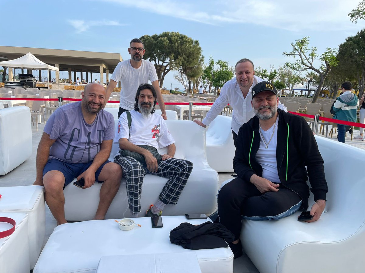 Özleşmişiz 🎶❤️ <a href="/Aytackanun/">Aytaç Doğan 💛💙</a> <a href="/HsnSnlndrc/">Hüsnü Şenlendirici</a>  <a href="/SeyhmusBozo/">Bozo</a> <a href="/Mustiyamaner/">Mustafa Yamaner</a> <a href="/TaksimTrio/">Taksim Trio</a>