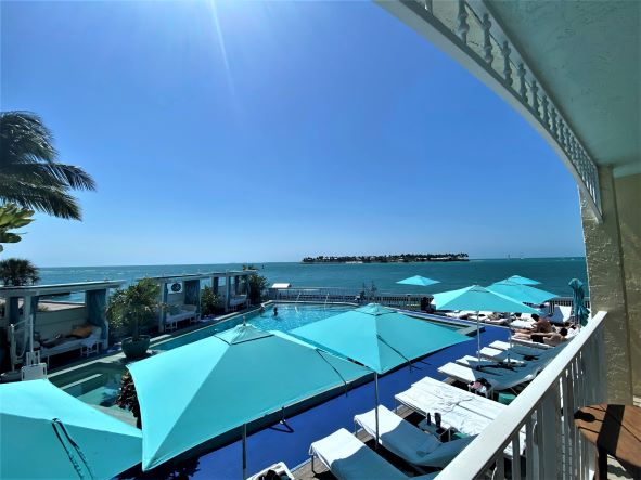 OceanKeyResort's tweet image. Spoil mom, dad, or a special someone with a gift card to Ocean Key Resort. Give the gift of a Key West escape filled with adventure and an unforgettable time together.

fal.cn/3oi2q

#mothersday #fathersday #oceankeyresort #sunsetpier #keywest #noblehousehotels